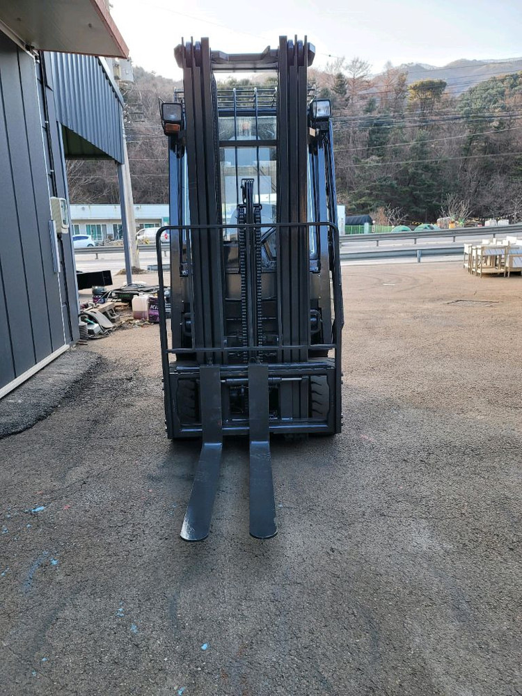 신차급 니찌유 2.5톤 5.5M3단 풀케빈 전동지게차 이미지