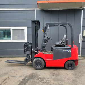 신차급 니찌유 2.5톤 힌지드 전동지게차 판매 이미지