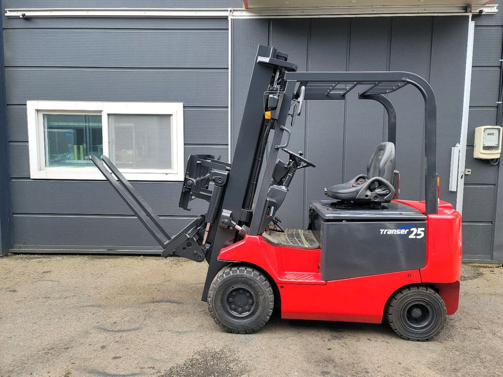 신차급 니찌유 2.5톤 힌지드 전동지게차 판매 이미지