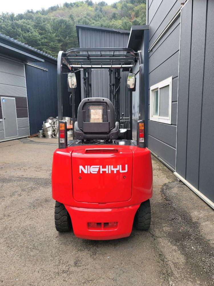 신차급 니찌유 2.5톤 힌지드 전동지게차 판매 이미지