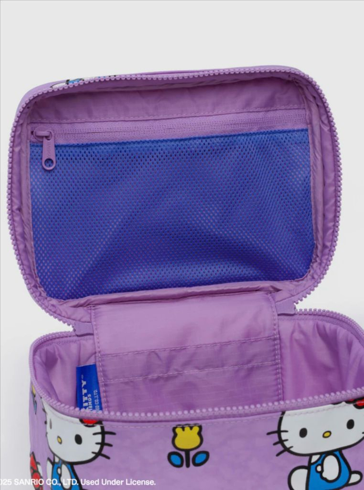 바쿠X헬로키티 바쿠백 코스메틱백 화장품 파우치 가방 산리오 헬로키티 이미지