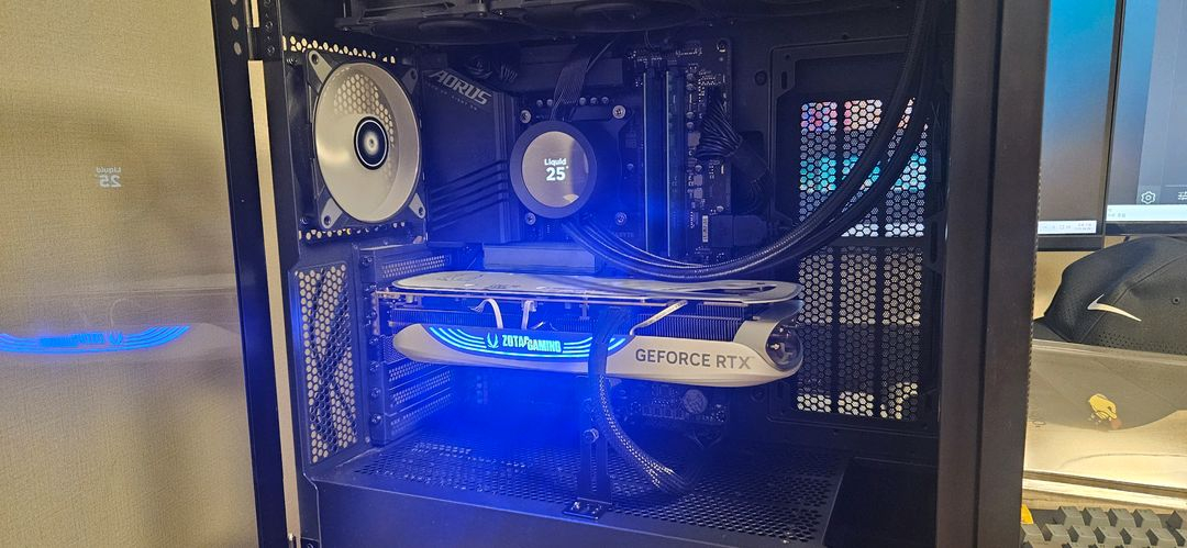 14700kf / 4080super / ssd 2tb (1tb+1tb) / 1000w / ram 32gb 이미지