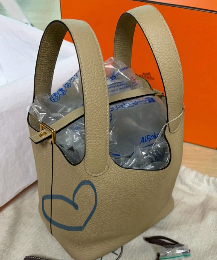 에르메스 피코탄18 이미지