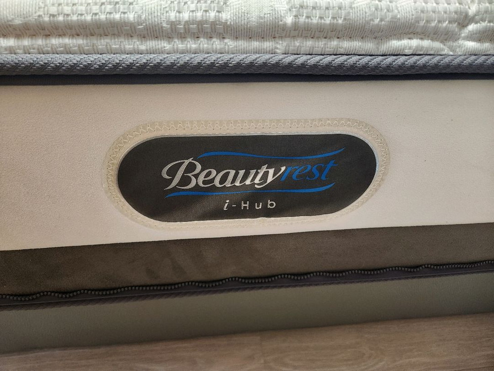 시몬스 뷰티레스트 아이허브 침대 프레임 세트 팝니다 이미지