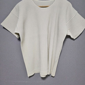 옴므플리세 반팔 티셔츠 이미지