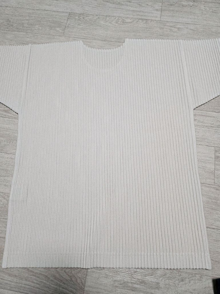 옴므플리세 반팔 티셔츠 이미지