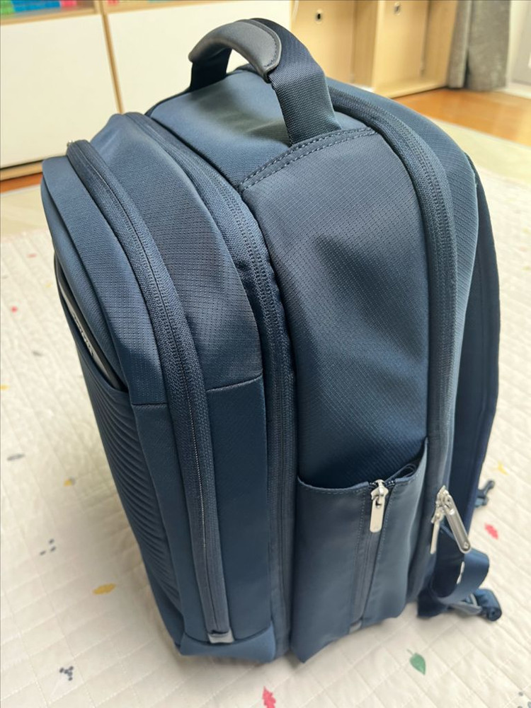 샘소나이트 백팩 이미지