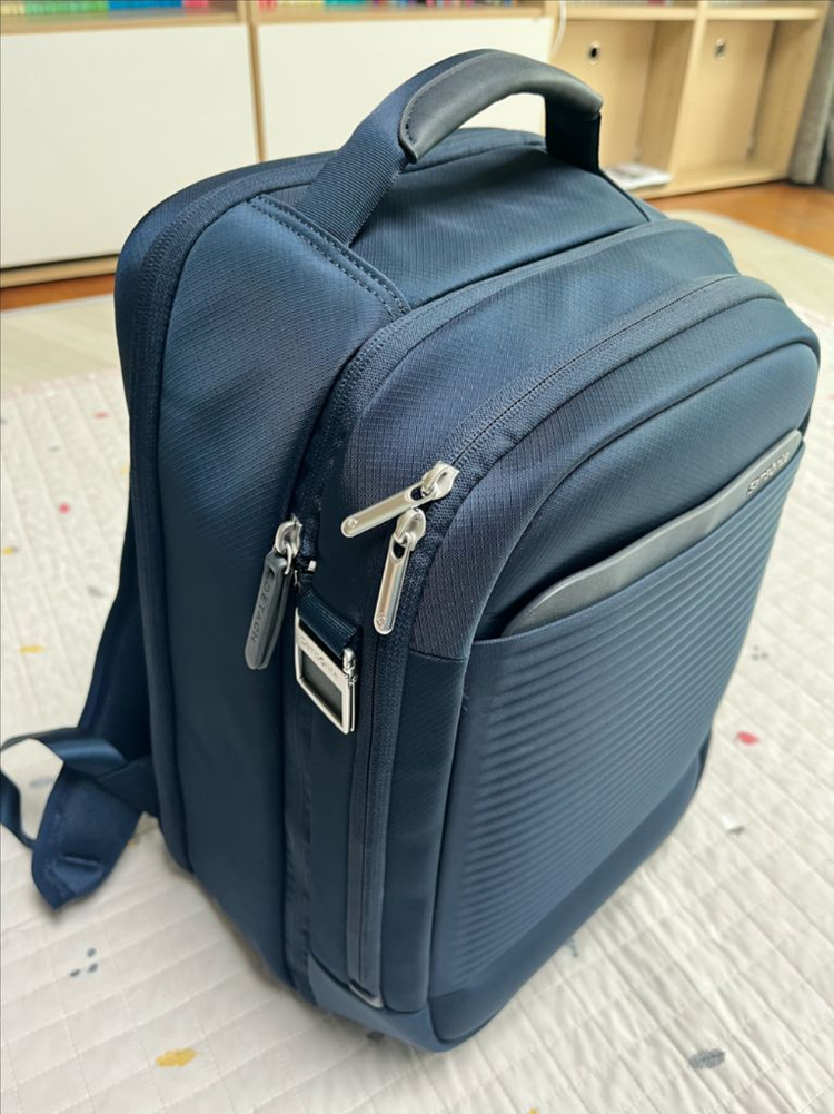 샘소나이트 백팩 이미지