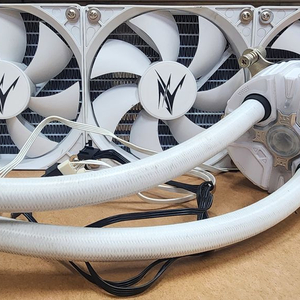 잘만 Reserator5 Z36 화이트 3열 수냉쿨러 이미지