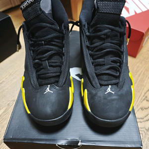 나이키 에어조던14 썬더 255 팝니다 이미지