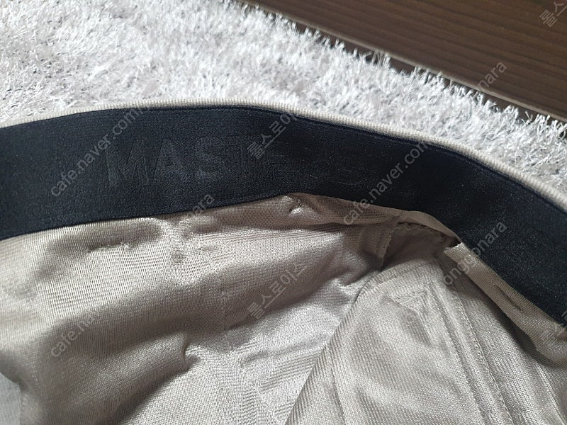 마스터 바니 에디션 남성 로고 롤업 스트라이트 팬츠 이미지