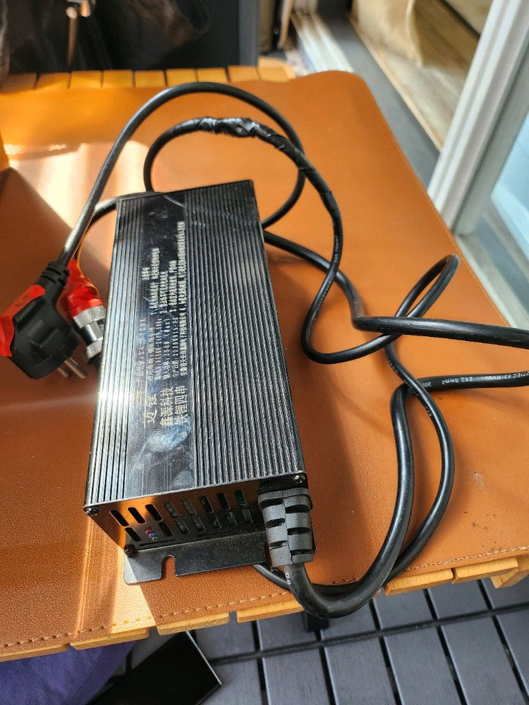 캠핑 전용 파워뱅크 200a 이미지