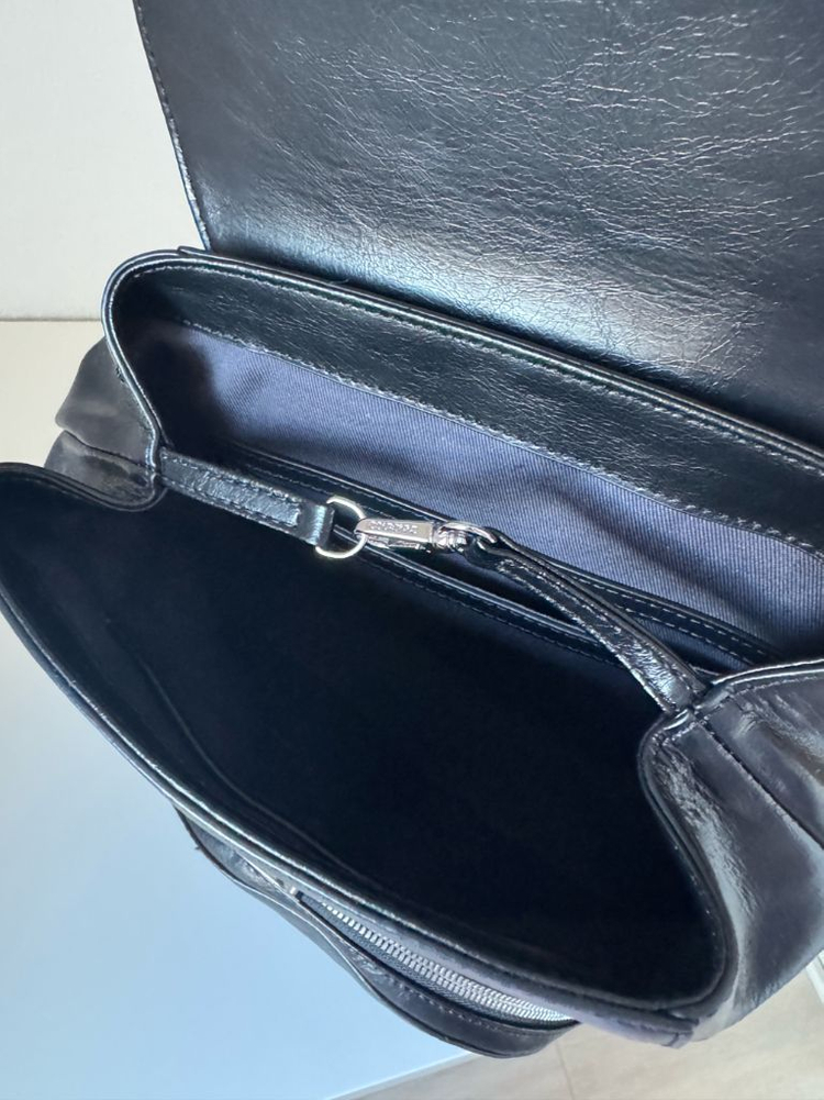 쿠론 페블 백팩 이미지