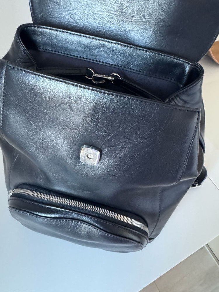 쿠론 페블 백팩 이미지