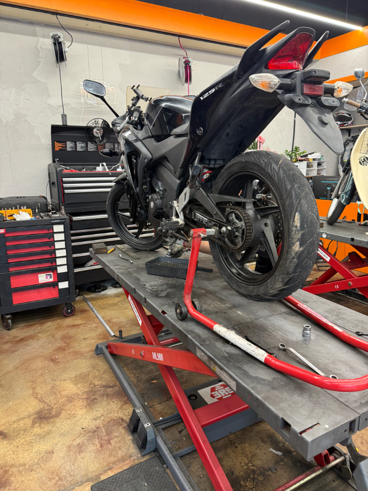 cbr125 흑마 3만키로때 이미지