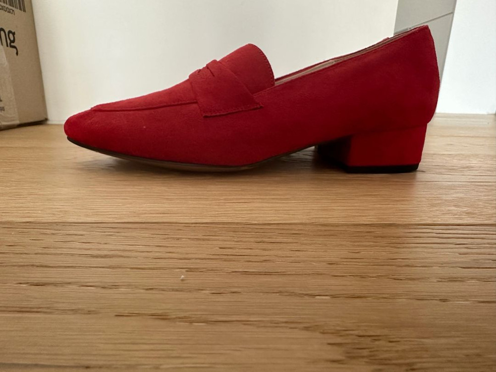 지니킴 레드 스웨이드 3cm 키튼힐 로퍼 240사이즈 새 제품 이미지