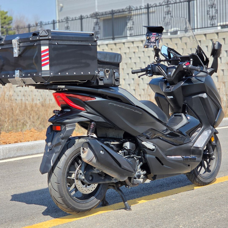 특판) 포르자350 24년 3만키로 블박2채널 차량 저렴하게 판매합니다 이미지