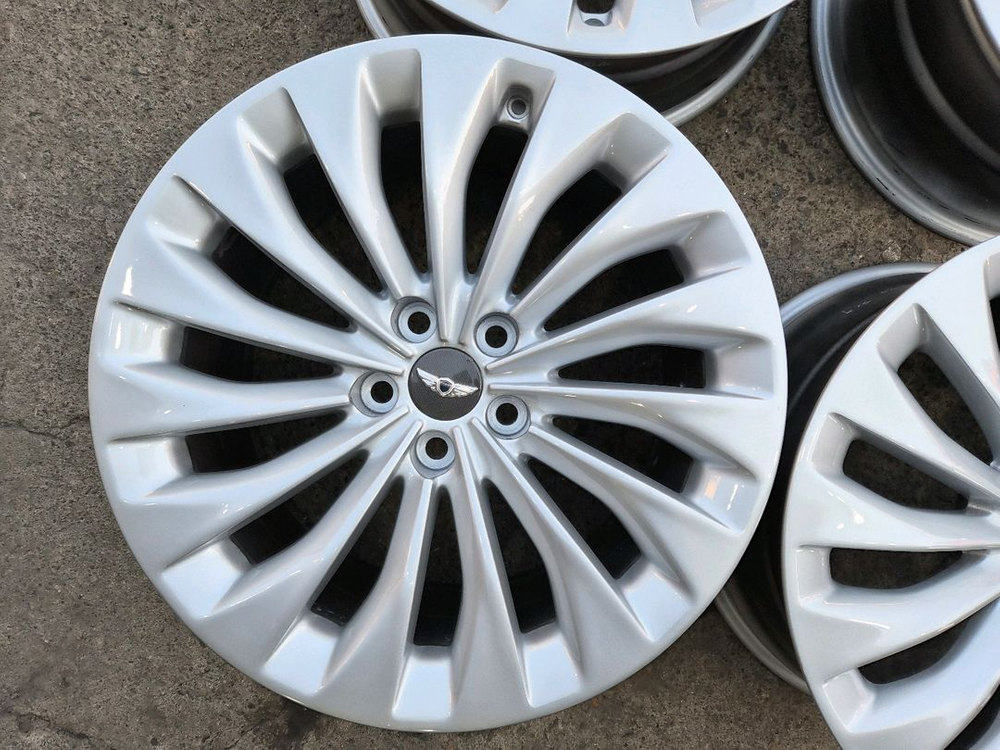 제네시스 순정 19인치 휠 EQ900 G80 에쿠스 이미지