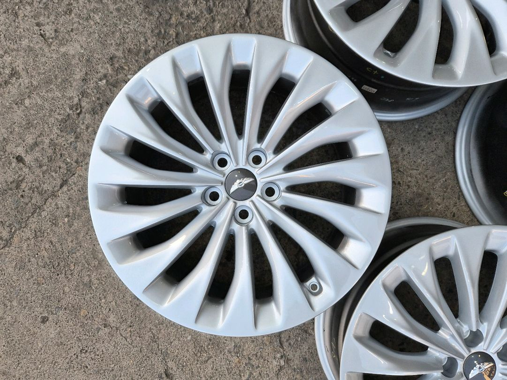 제네시스 순정 19인치 휠 EQ900 G80 에쿠스 이미지