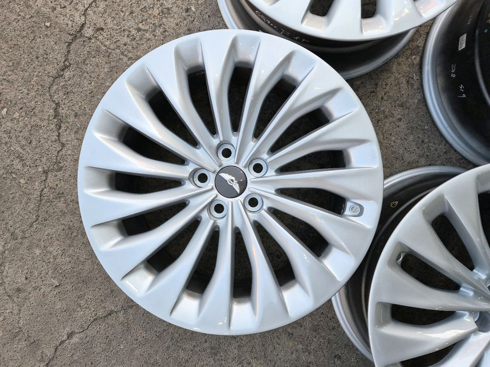 제네시스 순정 19인치 휠 EQ900 G80 에쿠스 이미지