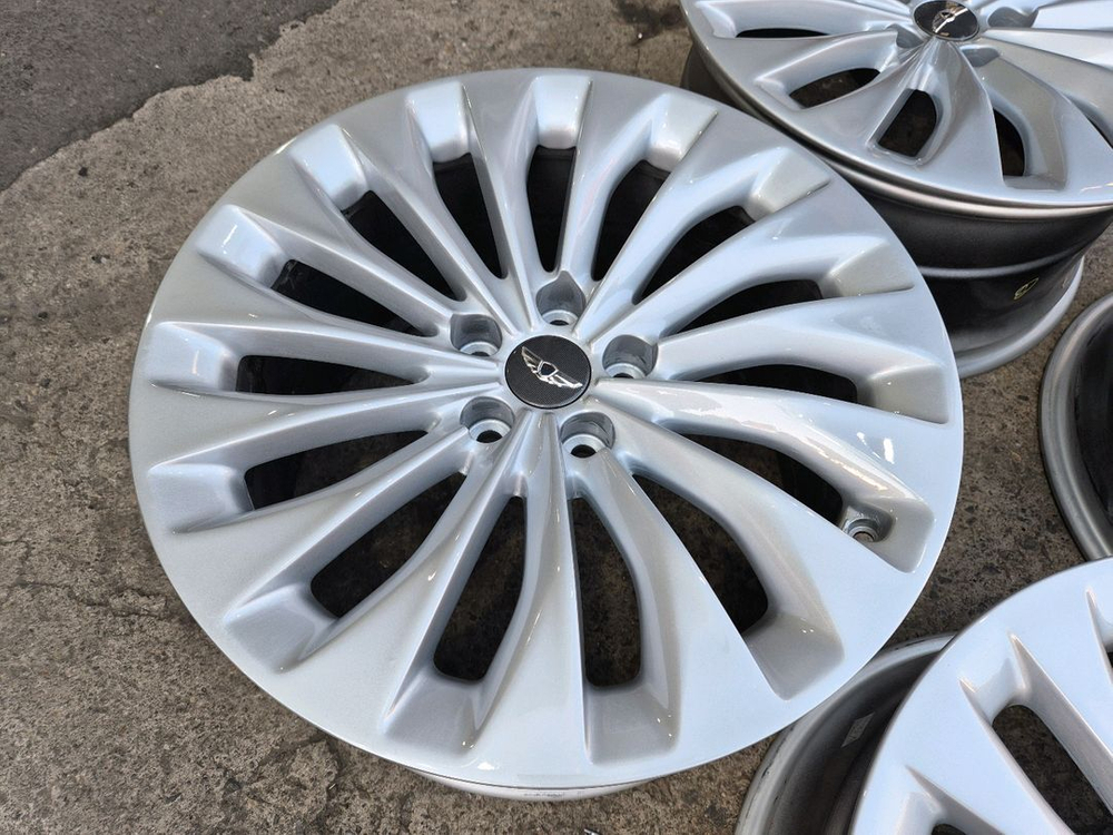 제네시스 순정 19인치 휠 EQ900 G80 에쿠스 이미지