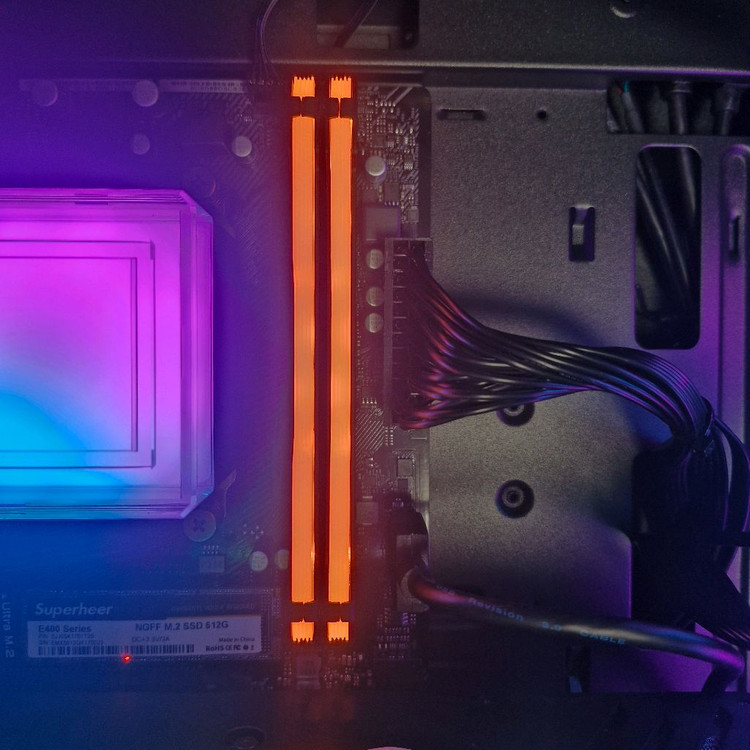 커세어 벤전스 프로 DDR4 16G 3600 튜닝램 이미지