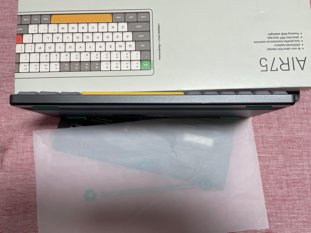 누피 에어75 기계식 키보드 풀박 + 추가 스위치 / 키캡 미사용품 이미지