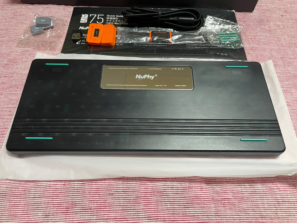 누피 에어75 기계식 키보드 풀박 + 추가 스위치 / 키캡 미사용품 이미지