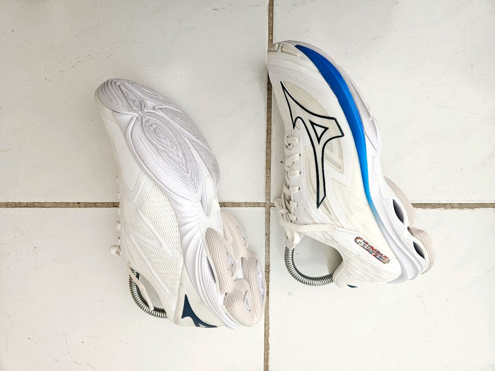 미즈노 인도어화(배드민턴.배구. 탁구) 이미지