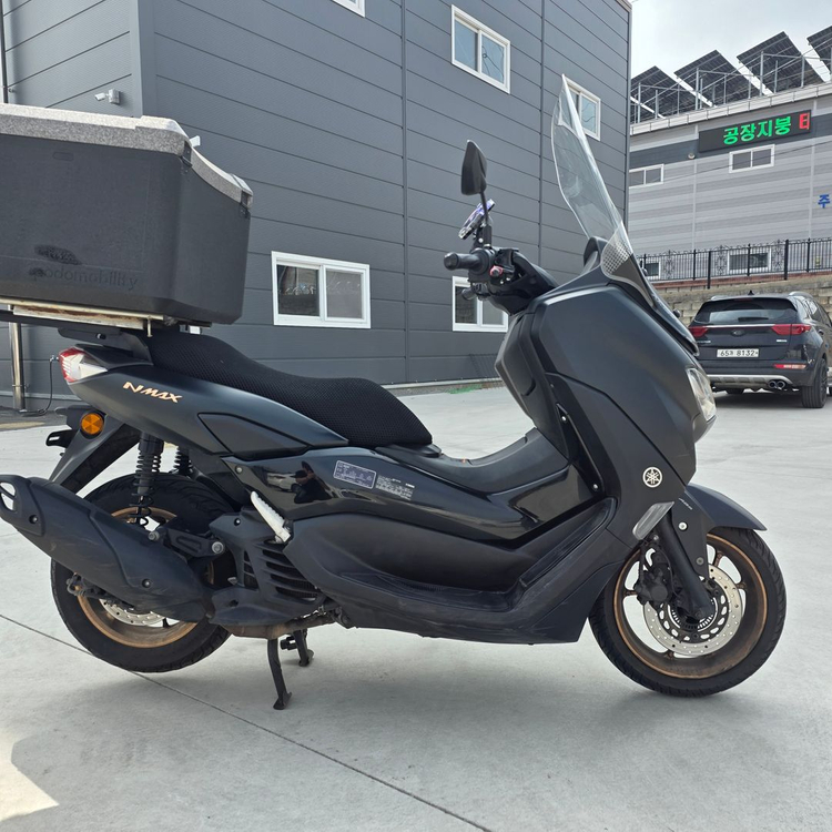 야마하 nmax125 24년 4만 깔끔한 배달세팅 저렴하게 판매합니다. 이미지