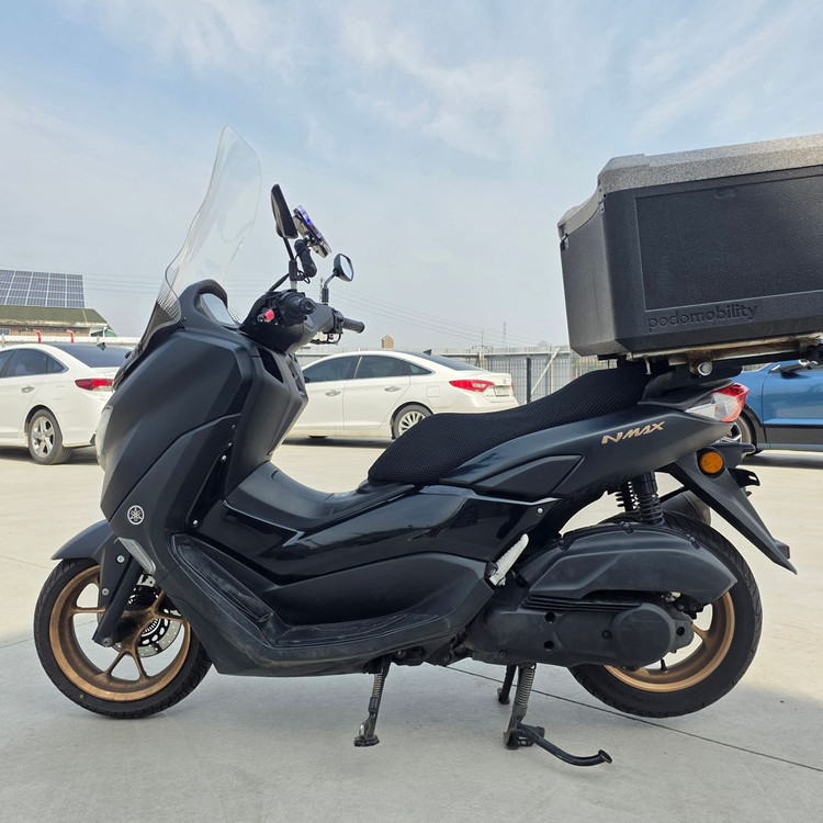 야마하 nmax125 24년 4만 깔끔한 배달세팅 저렴하게 판매합니다. 이미지