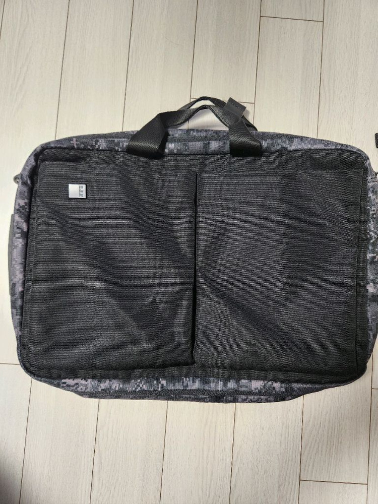 샘소나이트 레드 3웨이 백팩백팩이나 서류가방이나 크로스백(줄없음ㅜㅜ)으로 사용 가능해요크로스백 줄 분실,손잡이 안쪽 이미지