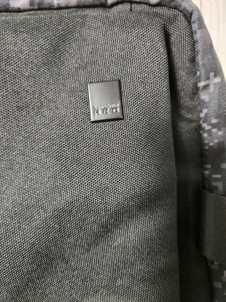 샘소나이트 레드 3웨이 백팩백팩이나 서류가방이나 크로스백(줄없음ㅜㅜ)으로 사용 가능해요크로스백 줄 분실,손잡이 안쪽 이미지