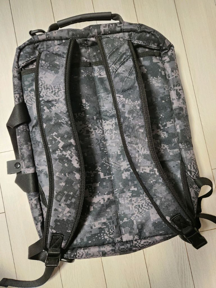 샘소나이트 레드 3웨이 백팩백팩이나 서류가방이나 크로스백(줄없음ㅜㅜ)으로 사용 가능해요크로스백 줄 분실,손잡이 안쪽 이미지