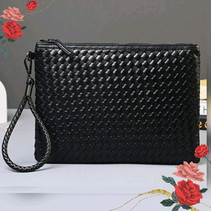 J5 A급 고급스러운 블랙 색상의 남성 클러치백 판매해요 이미지