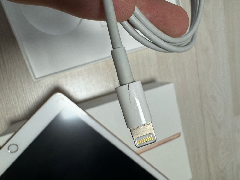 아이패드 6세대 골드 32GB 이미지