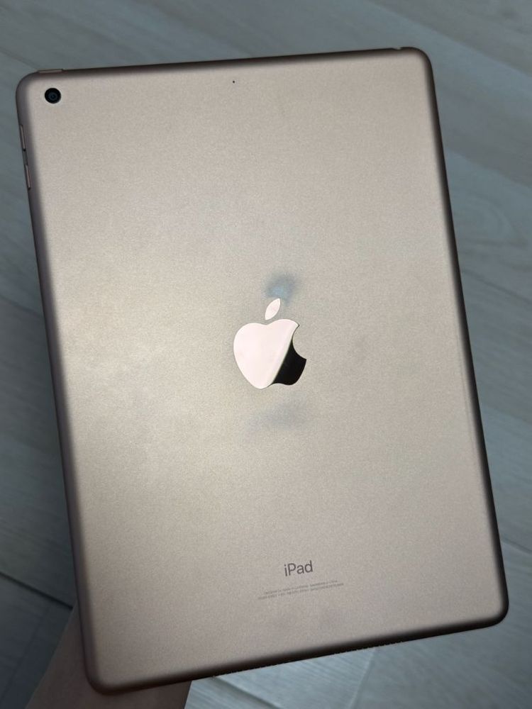 아이패드 6세대 골드 32GB 이미지