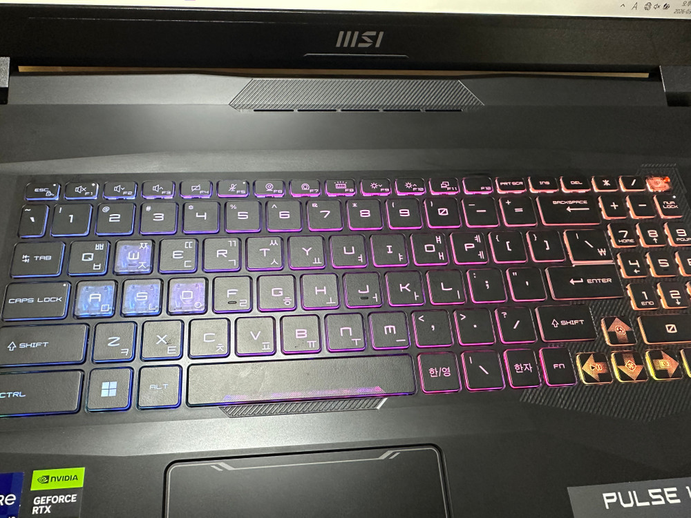 MSI 17인치 QHD 240Hz i9-13900H RTX4070 게이밍 노트북 이미지