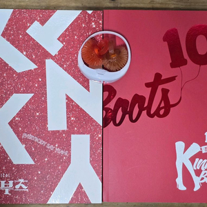 뮤지컬 킹키부츠 22년 포토북 + 10주년 포토북 이미지