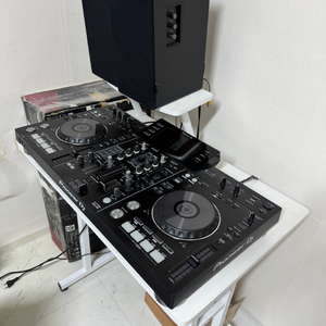 XDJ-RX1, 스피커, 책상 이미지