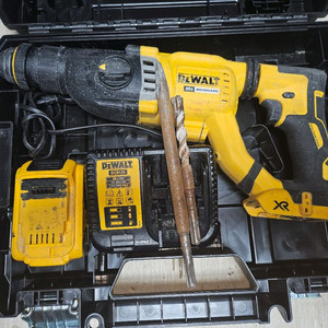 디월트 브러쉬리스 충전 로타리 앙카 해머 뿌레카 파쇄 드릴 세트 이미지