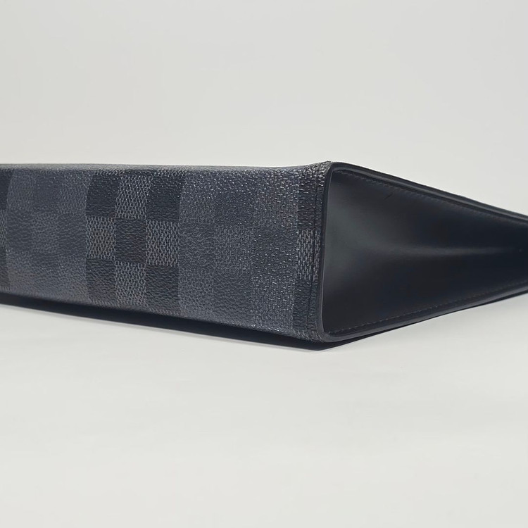 루이비통 그라피트 다미에 포쉐트 보야주 클러치백 이미지