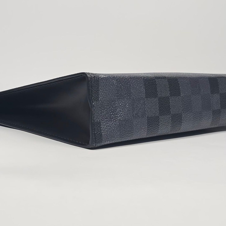 루이비통 그라피트 다미에 포쉐트 보야주 클러치백 이미지