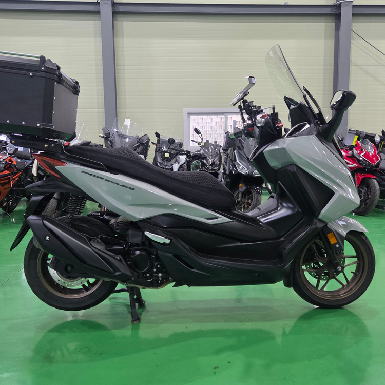 최저가)25년식 혼다 포르자350 민트급 배달셋팅완 저렴하게 판매합니다. 이미지