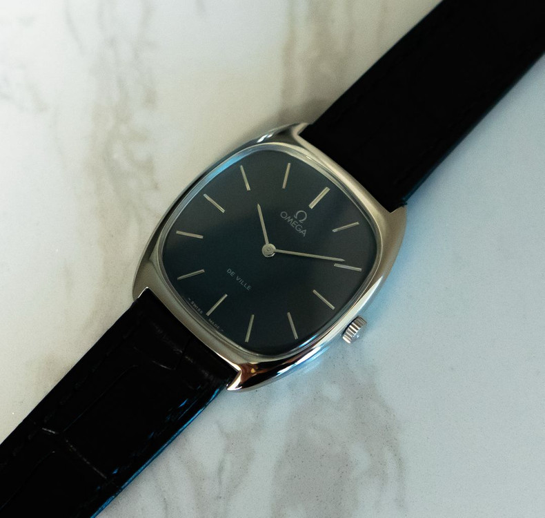 오메가 엘립스 쿠션형 네이비 빈티지 수동 시계 이미지