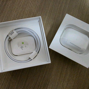 에어팟 프로 2세대 풀박스 이미지