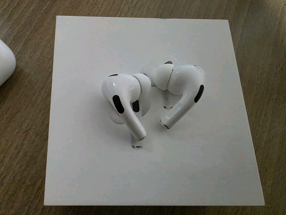 에어팟 프로 2세대 풀박스 이미지
