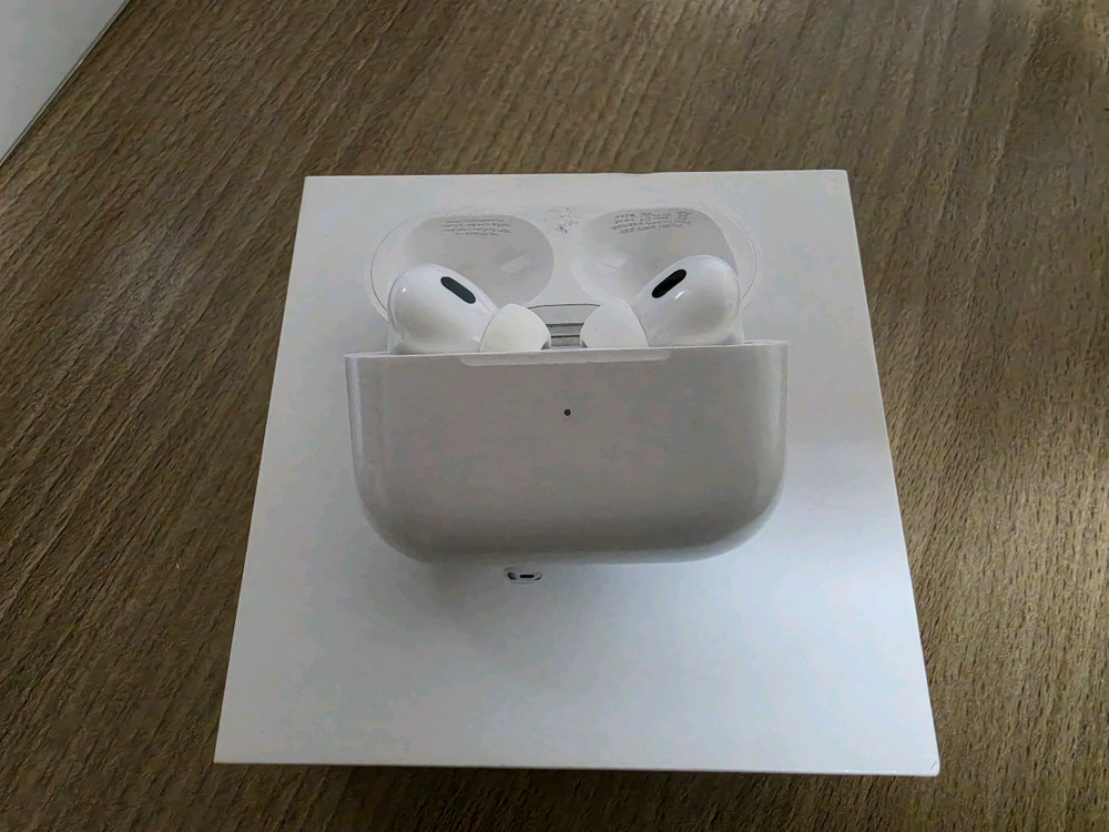 에어팟 프로 2세대 풀박스 이미지