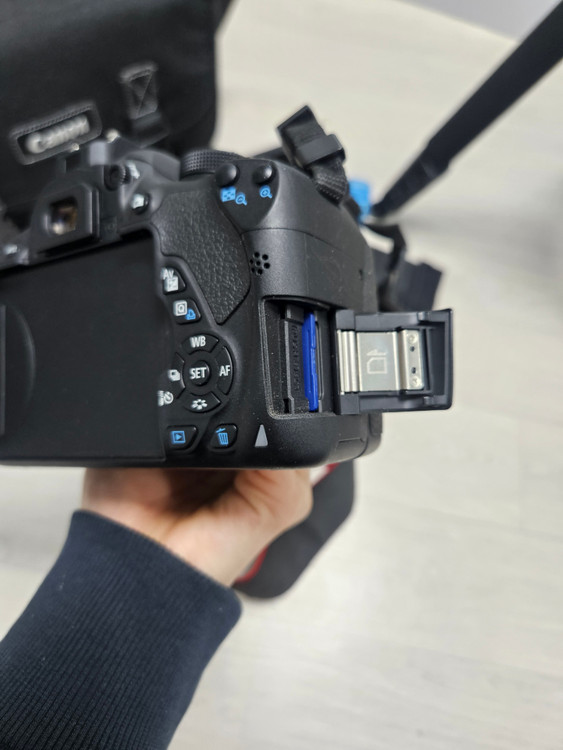 캐논 EOS 700D DSLR 풀세트 판매합니다 이미지