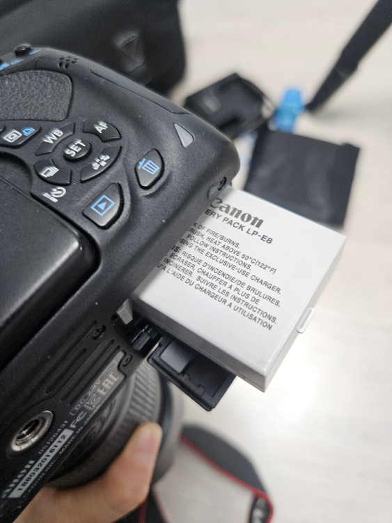 캐논 EOS 700D DSLR 풀세트 판매합니다 이미지